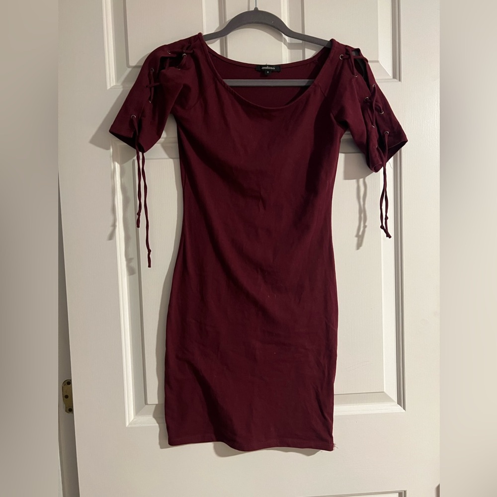 Beautiful dress with Detailed sleeves